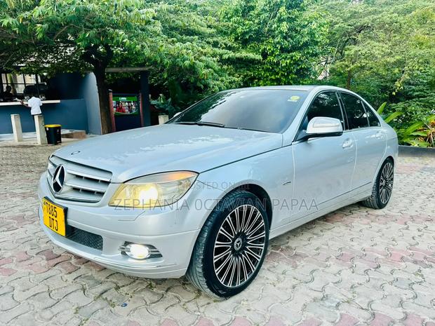 Mercedes-Benz C-Class 2007 Silver