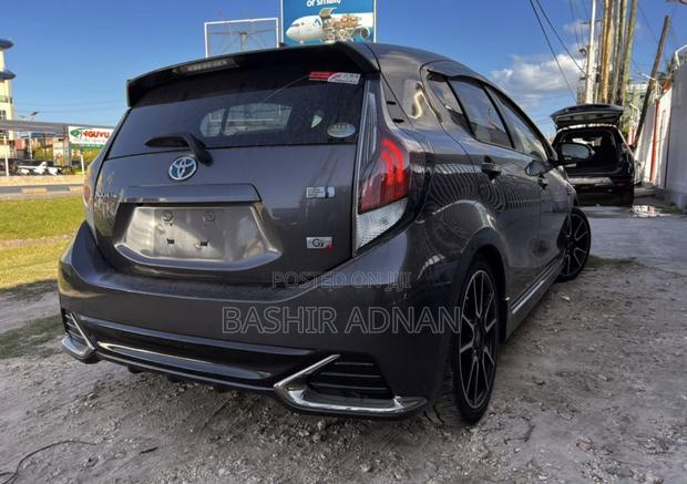 Toyota Aqua 2016 Gray