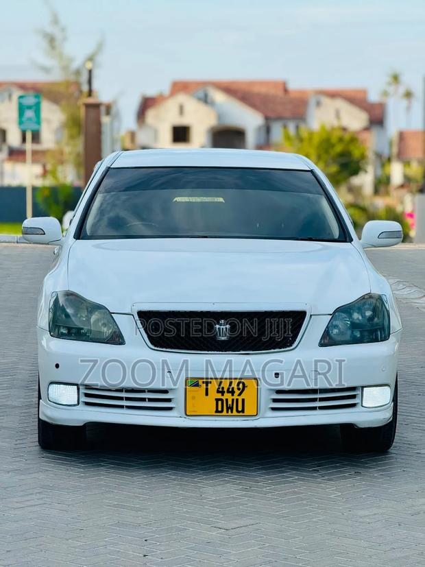 Toyota Crown 2004 Pearl