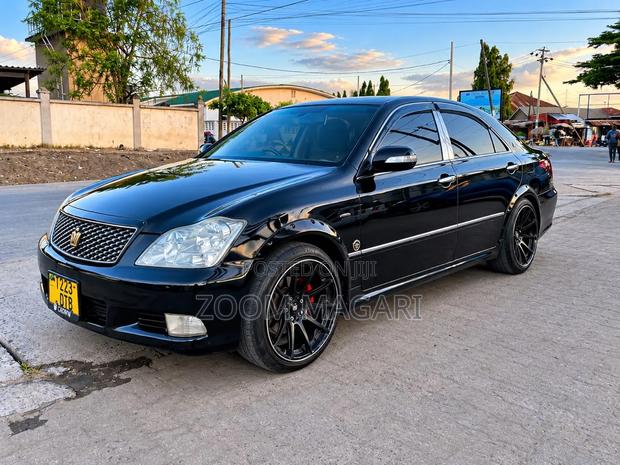 Toyota Crown Royale 2005 Black