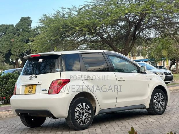 Toyota IST 2004 White