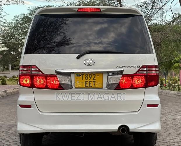 Toyota Alphard 2006 White