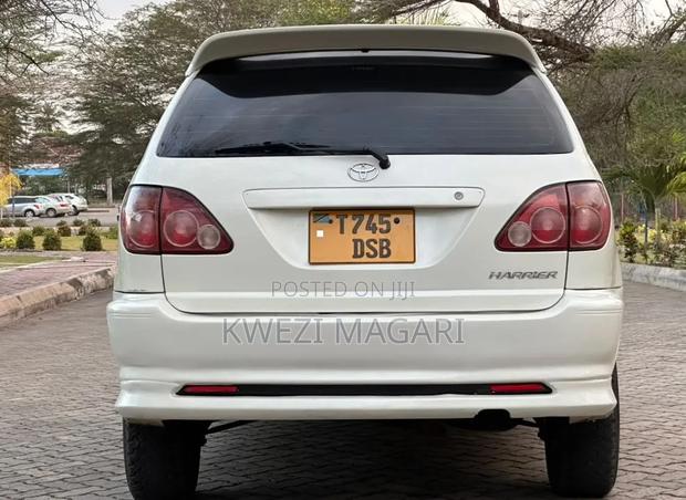 Toyota Harrier 2002 White