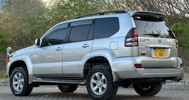 Toyota Land Cruiser Prado 2004 Silver