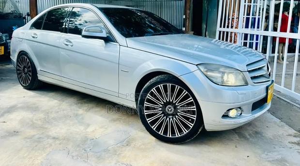 Mercedes-Benz C-Class 2007 Silver