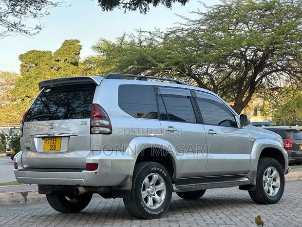 Toyota Land Cruiser Prado 2005 Silver