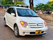 Toyota IST 2005 White for sale