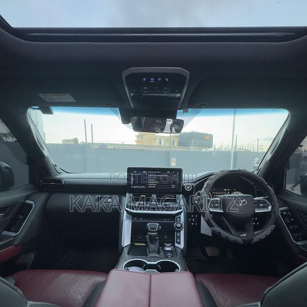 Toyota Land Cruiser 2024 Maroon