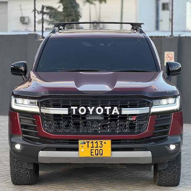 Toyota Land Cruiser 2024 Maroon