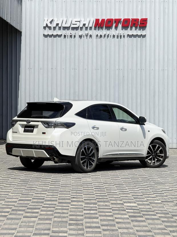 Toyota Harrier 2016
