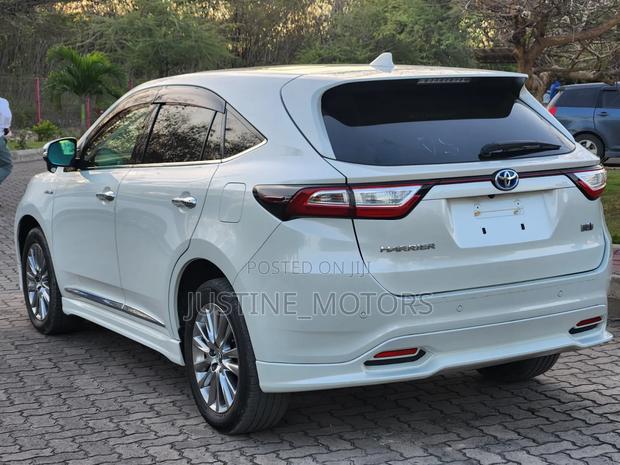 Toyota Harrier 2018 White