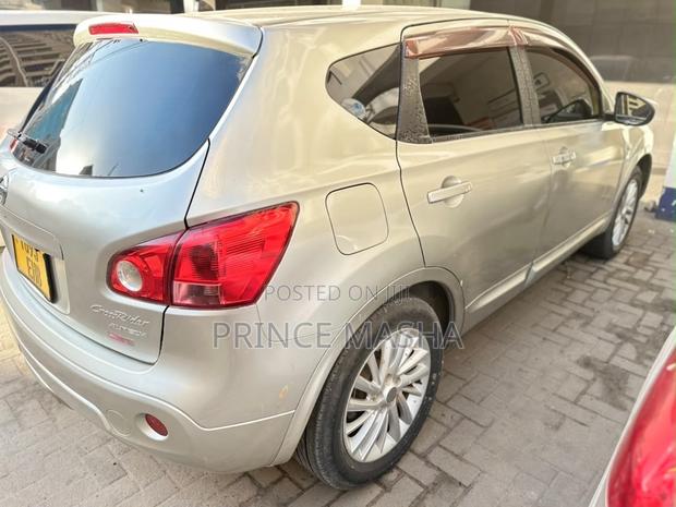 Nissan Dualis 2008 Gold