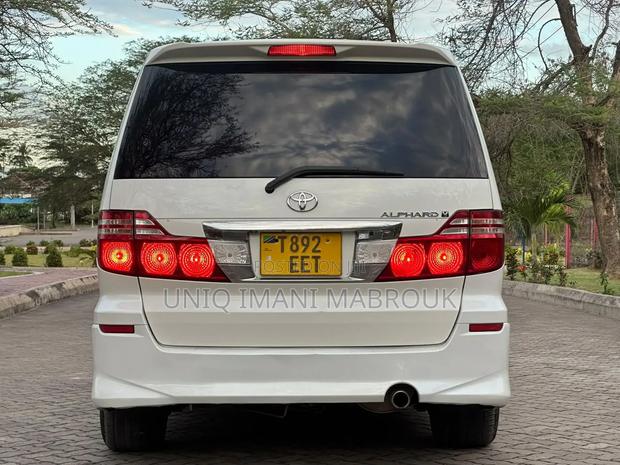 Toyota Alphard 2006 White