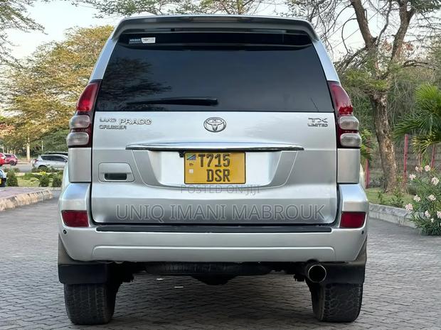 Toyota Land Cruiser Prado 2004 Silver