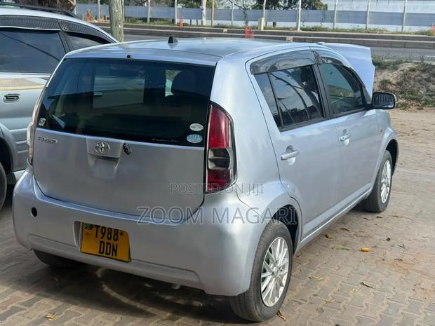 Toyota Passo 2004 Blue