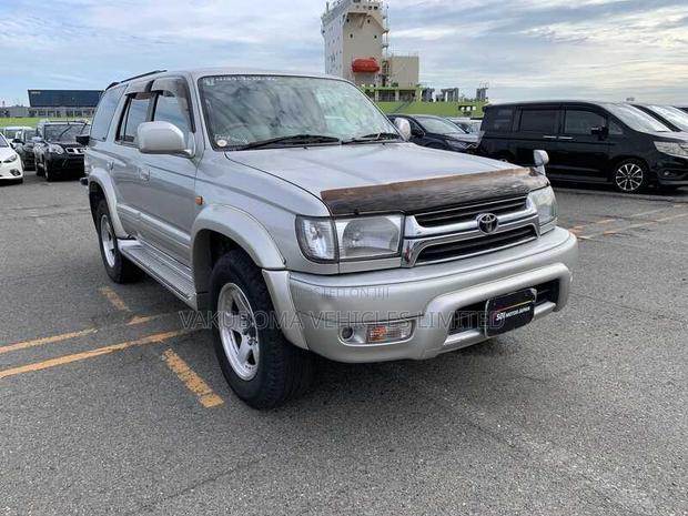 Toyota Hilux Surf 2000 Silver