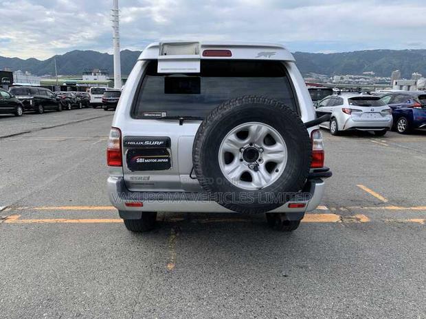 Toyota Hilux Surf 2000 Silver