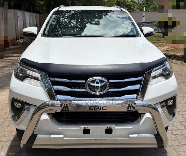 Toyota Fortuner 2021 White