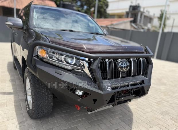 Toyota Land Cruiser Prado 2023 Gray