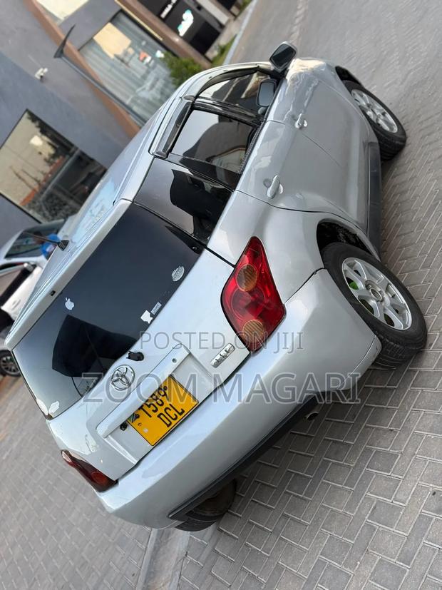 Toyota IST 2003 Silver