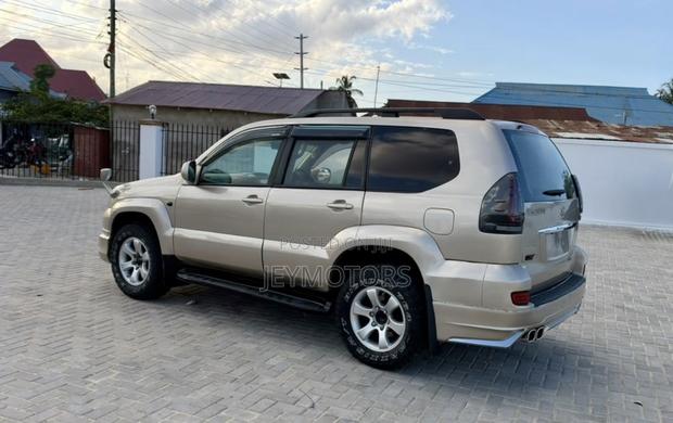 Toyota Land Cruiser Prado 2006 Silver