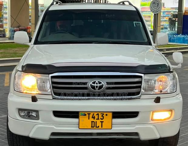 Toyota Land Cruiser HDJ 100 2002 White