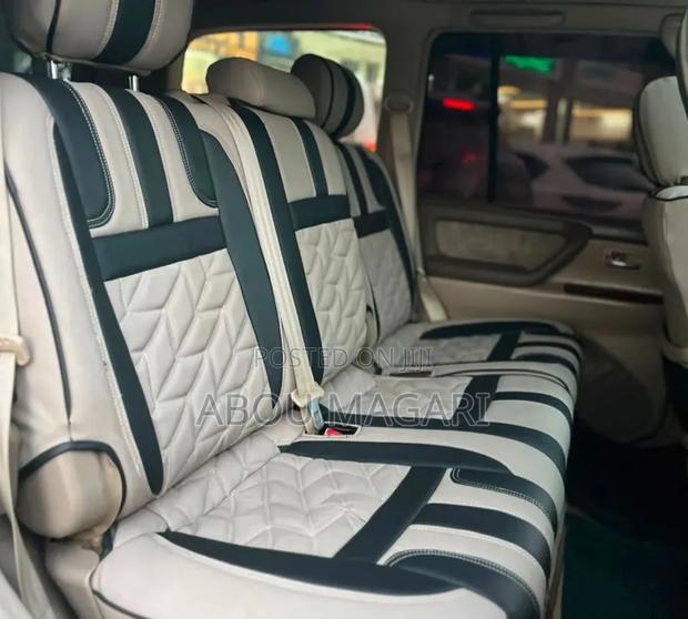 Toyota Land Cruiser HDJ 100 2002 White