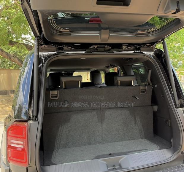 New Toyota Land Cruiser Prado 2.7 2024 Black