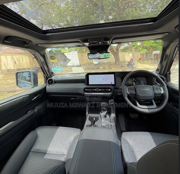 New Toyota Land Cruiser Prado 2.7 2024 Black
