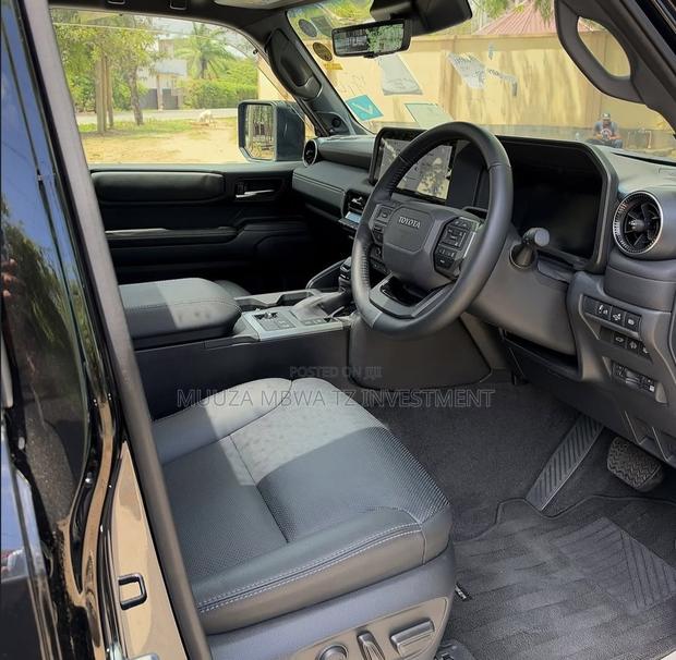 New Toyota Land Cruiser Prado 2.7 2024 Black