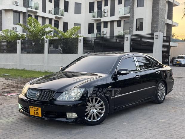 Toyota Crown 2004 Black