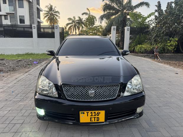 Toyota Crown 2004 Black