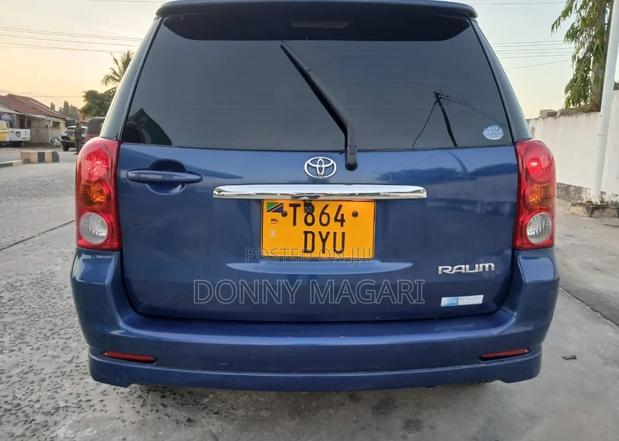 Toyota Raum 2005 Blue