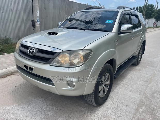 Toyota Fortuner 2006 Silver