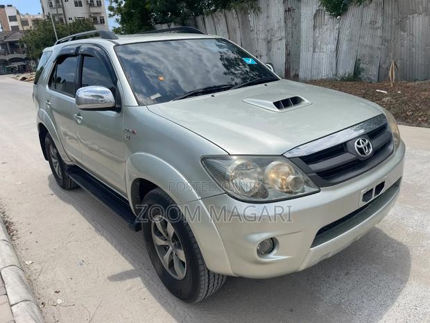Toyota Fortuner 2006 Silver