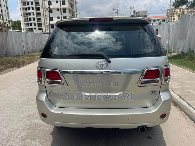 Toyota Fortuner 2006 Silver