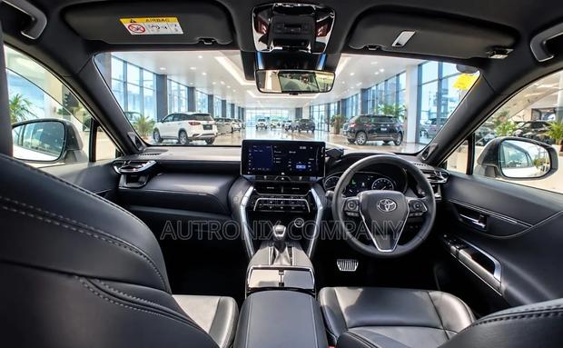 Toyota Harrier 2023 White