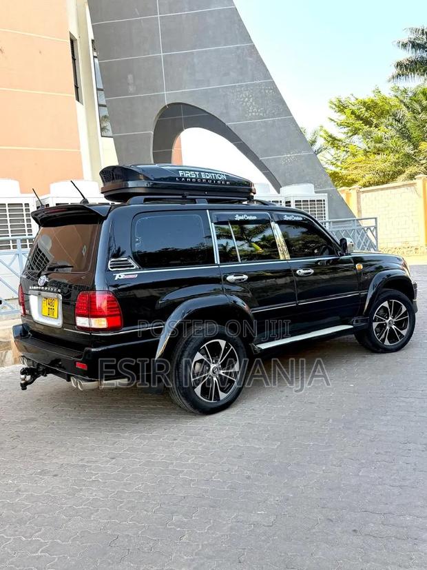 Toyota Land Cruiser 2002 Black