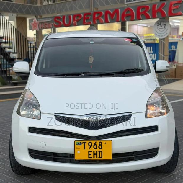 Toyota Ractis 2006 White