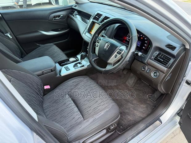 Toyota Crown 2011 Silver