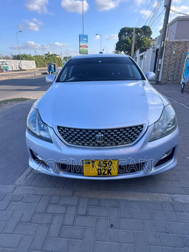 Toyota Crown 2004 Silver