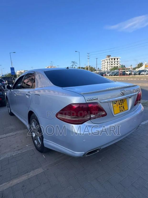 Toyota Crown 2004 Silver