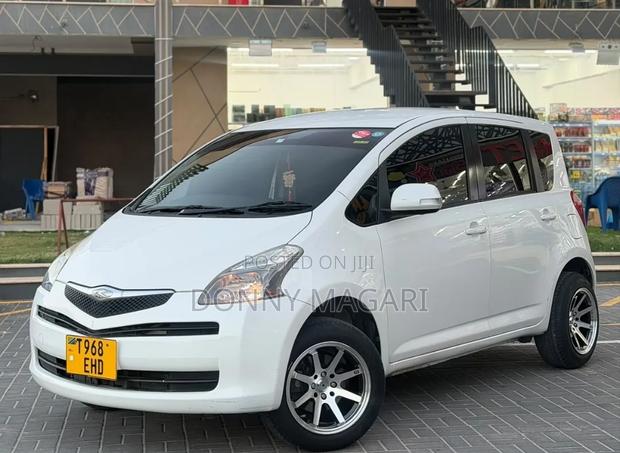 Toyota Ractis 2009 White