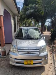 Toyota Noah 2005 Silver for sale