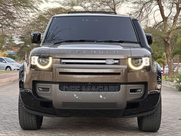 Land Rover Defender 2025