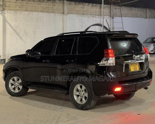 Toyota Land Cruiser Prado 2010 Black