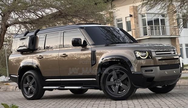 Land Rover Defender 2025 Gray