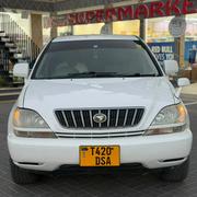 Toyota Harrier 2001 White for sale
