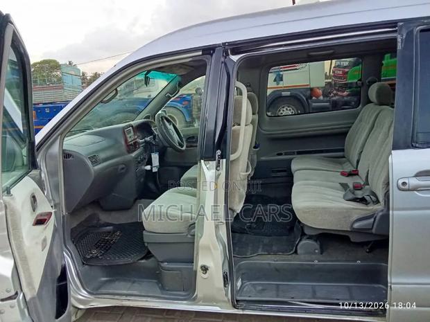 Toyota Noah 2001 Silver