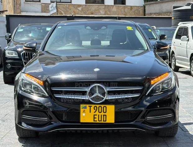 Mercedes-Benz C200 2014 Black